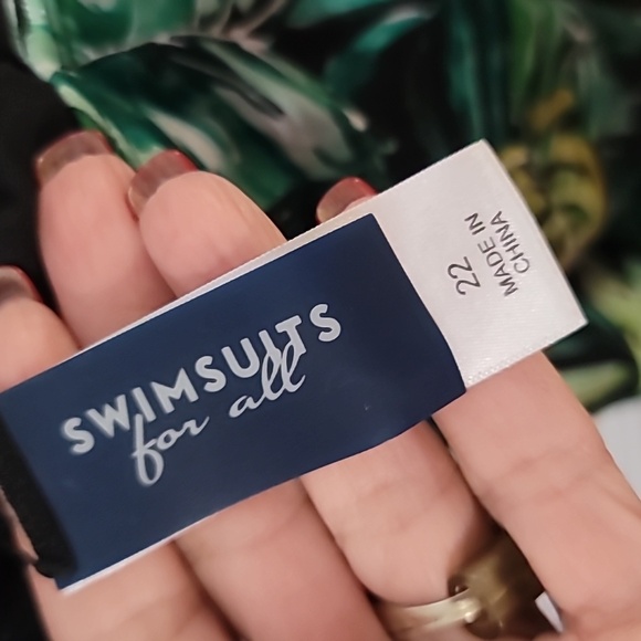 Tropical Leaf Print Tankini Top - Picture 7 of 10